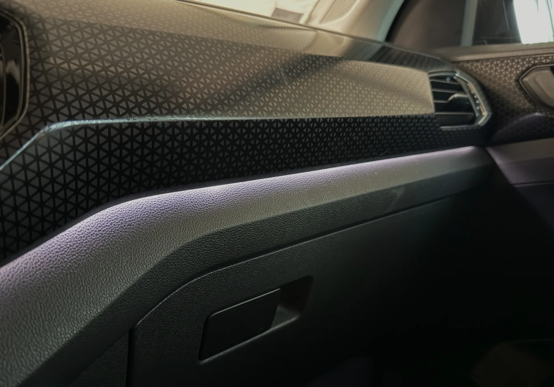 Volkswagen T-CROSS - Photo 12