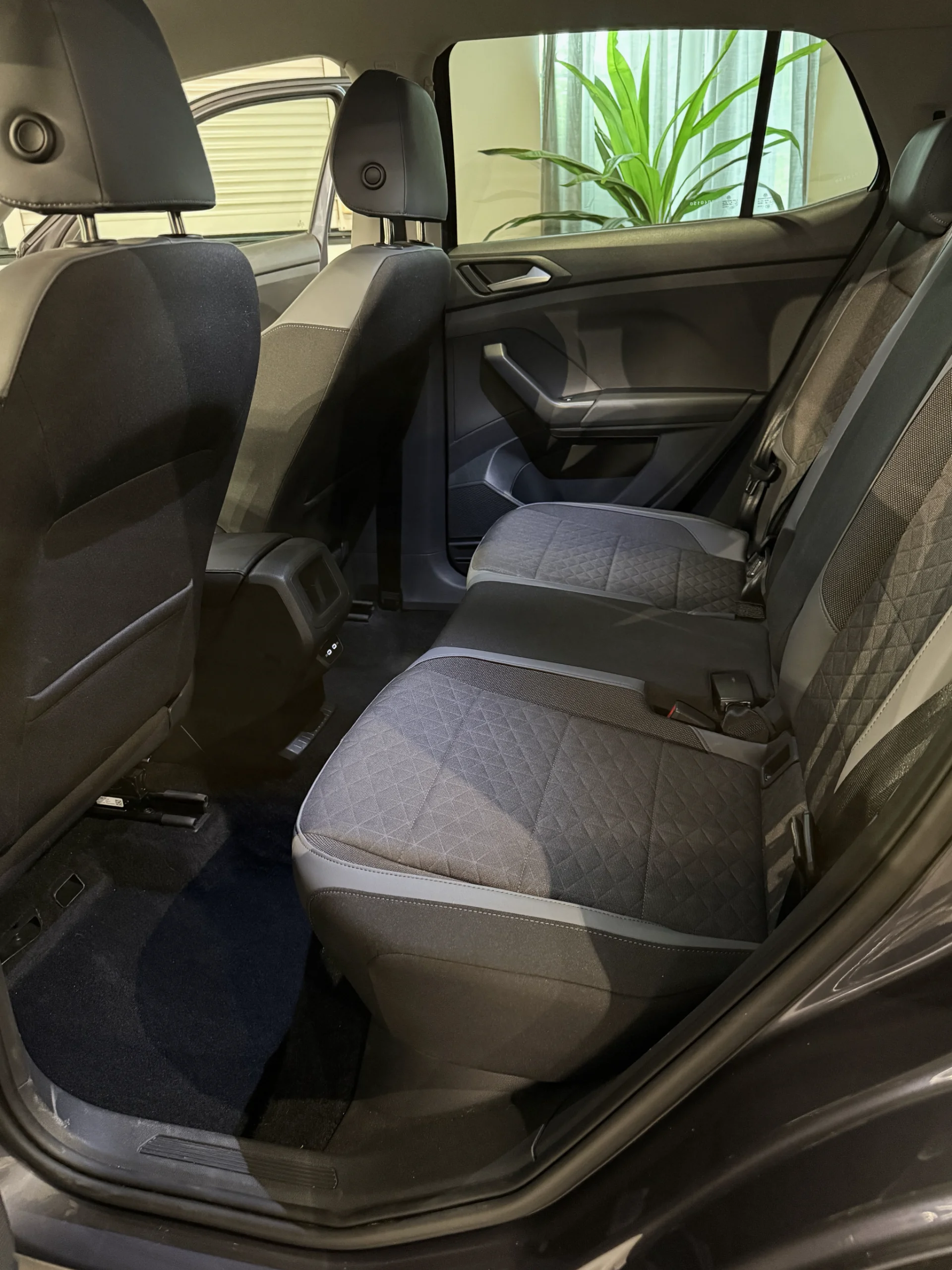 Volkswagen T-CROSS - Photo 17