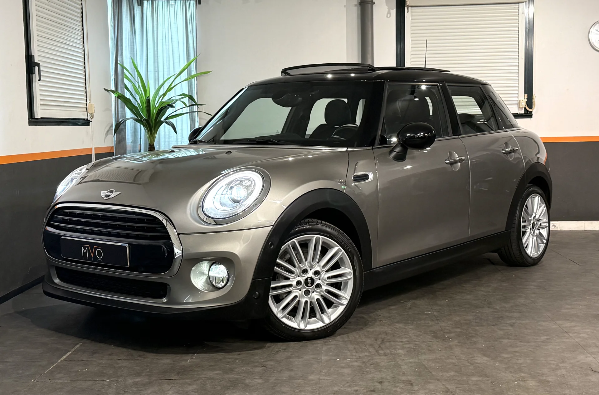 Mini MINI III 5 PORTES  COOPER FINITION CHILI II 5P BVA6 2017
