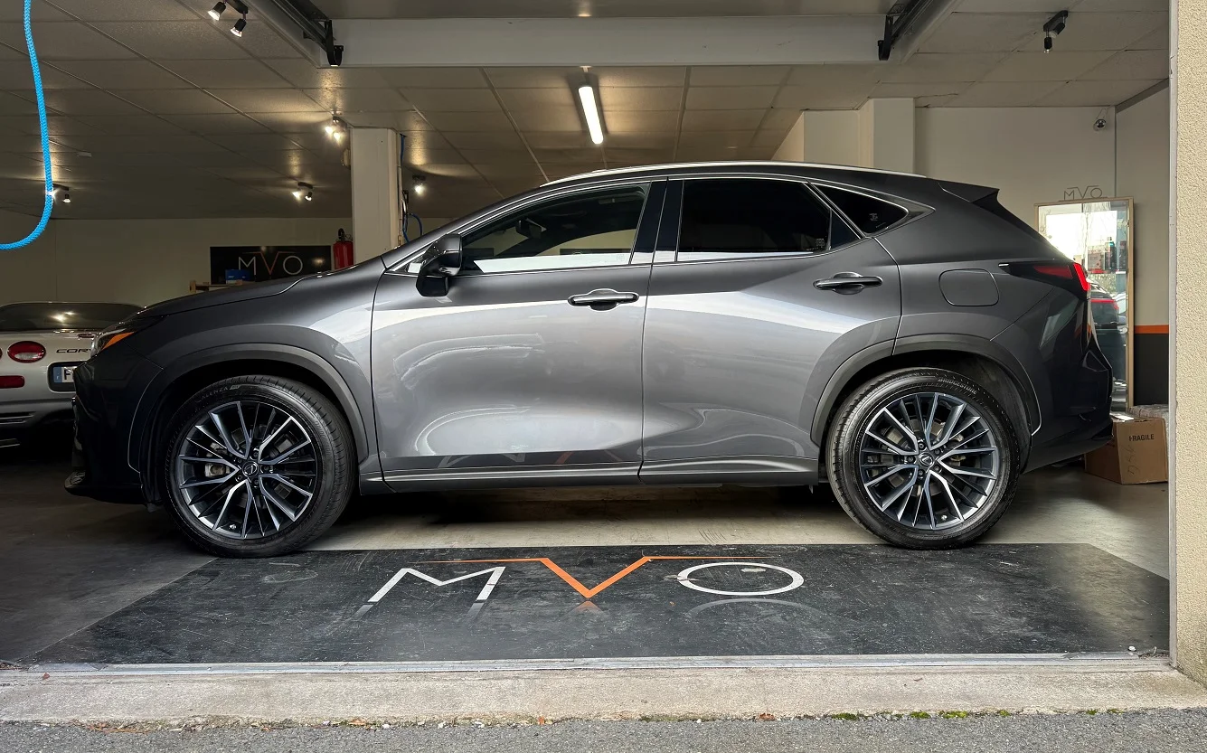 Lexus NX450H+ - Photo 4