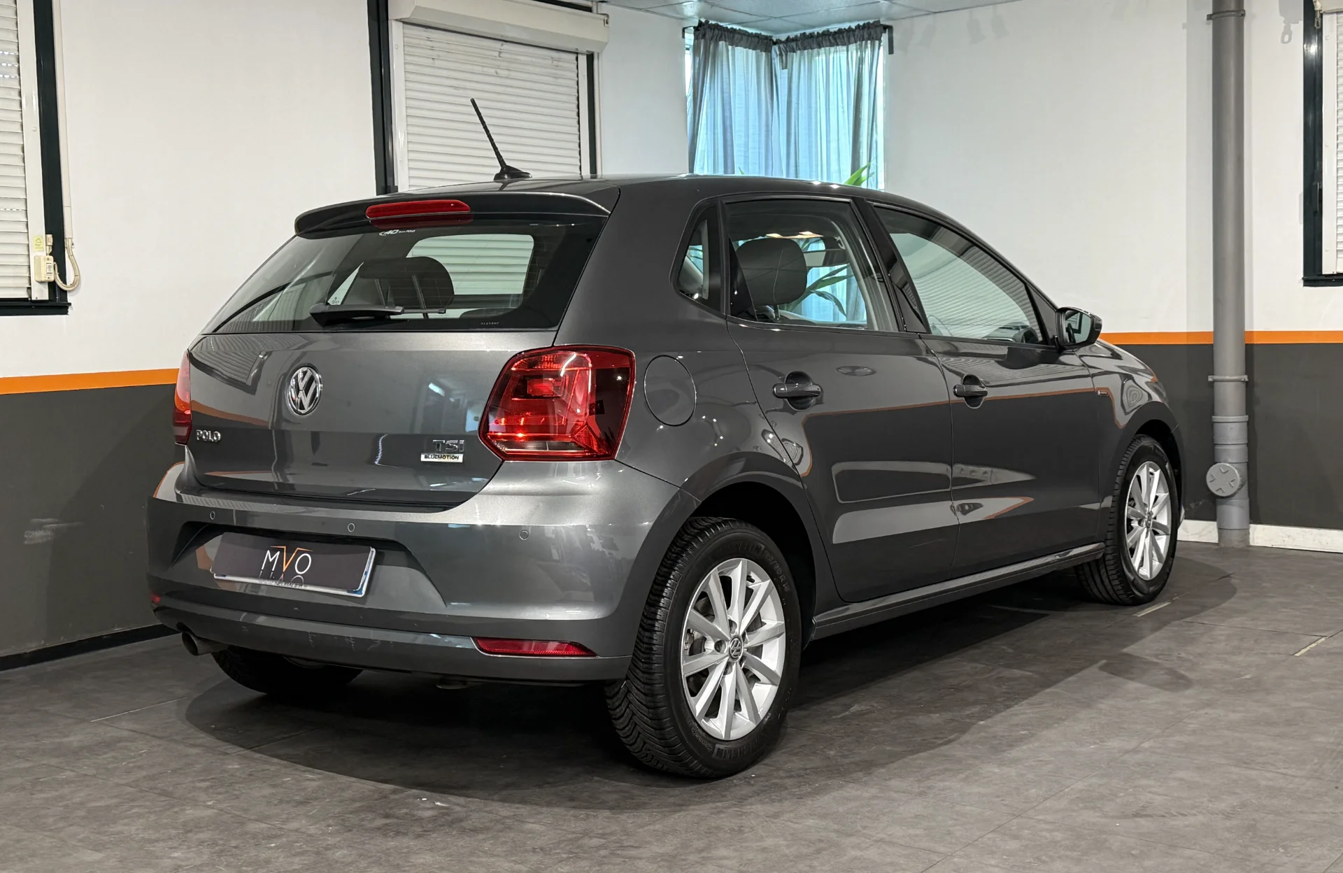 Volkswagen Polo V (2) - Photo 2