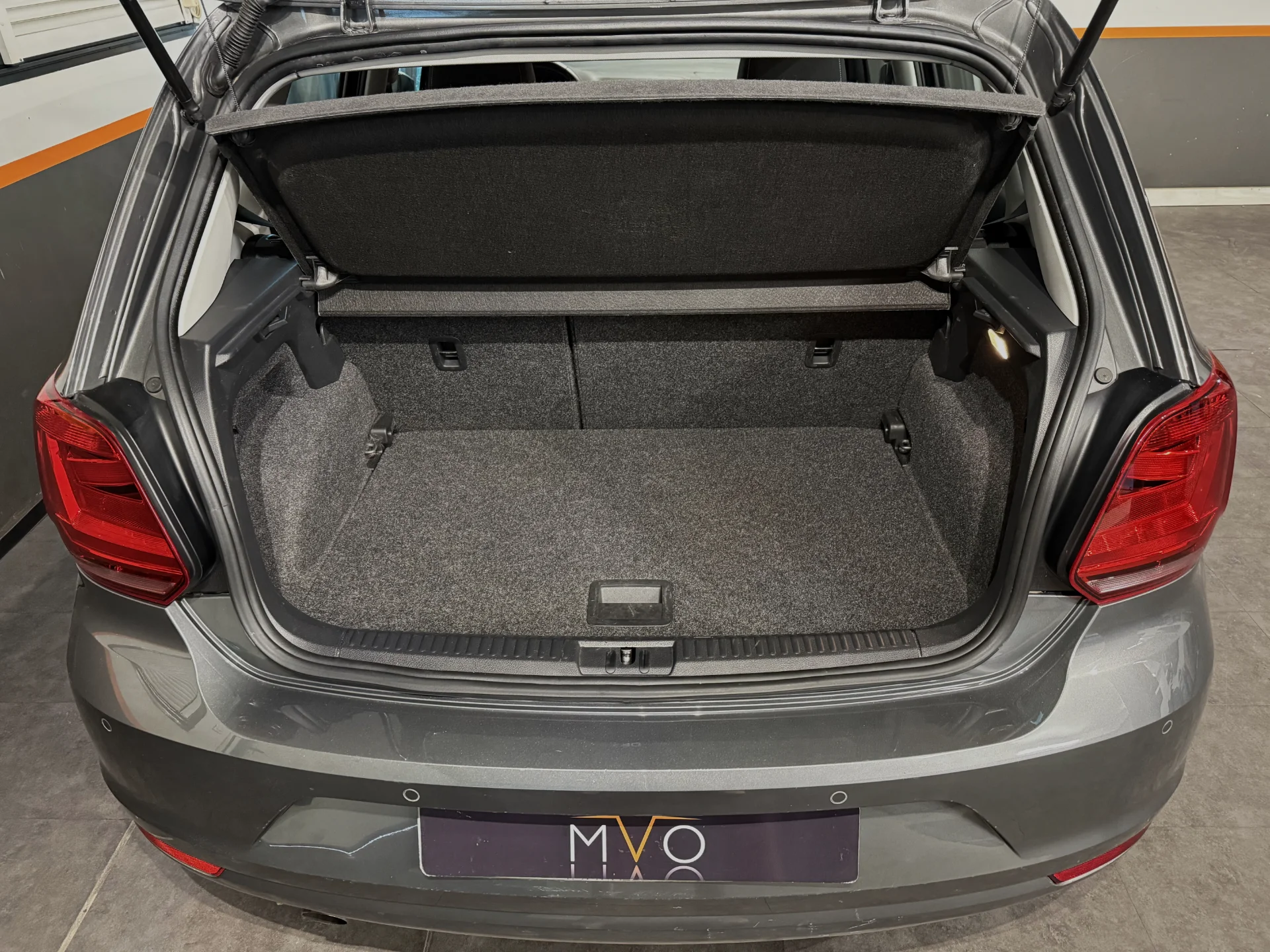 Volkswagen Polo V (2) - Photo 8