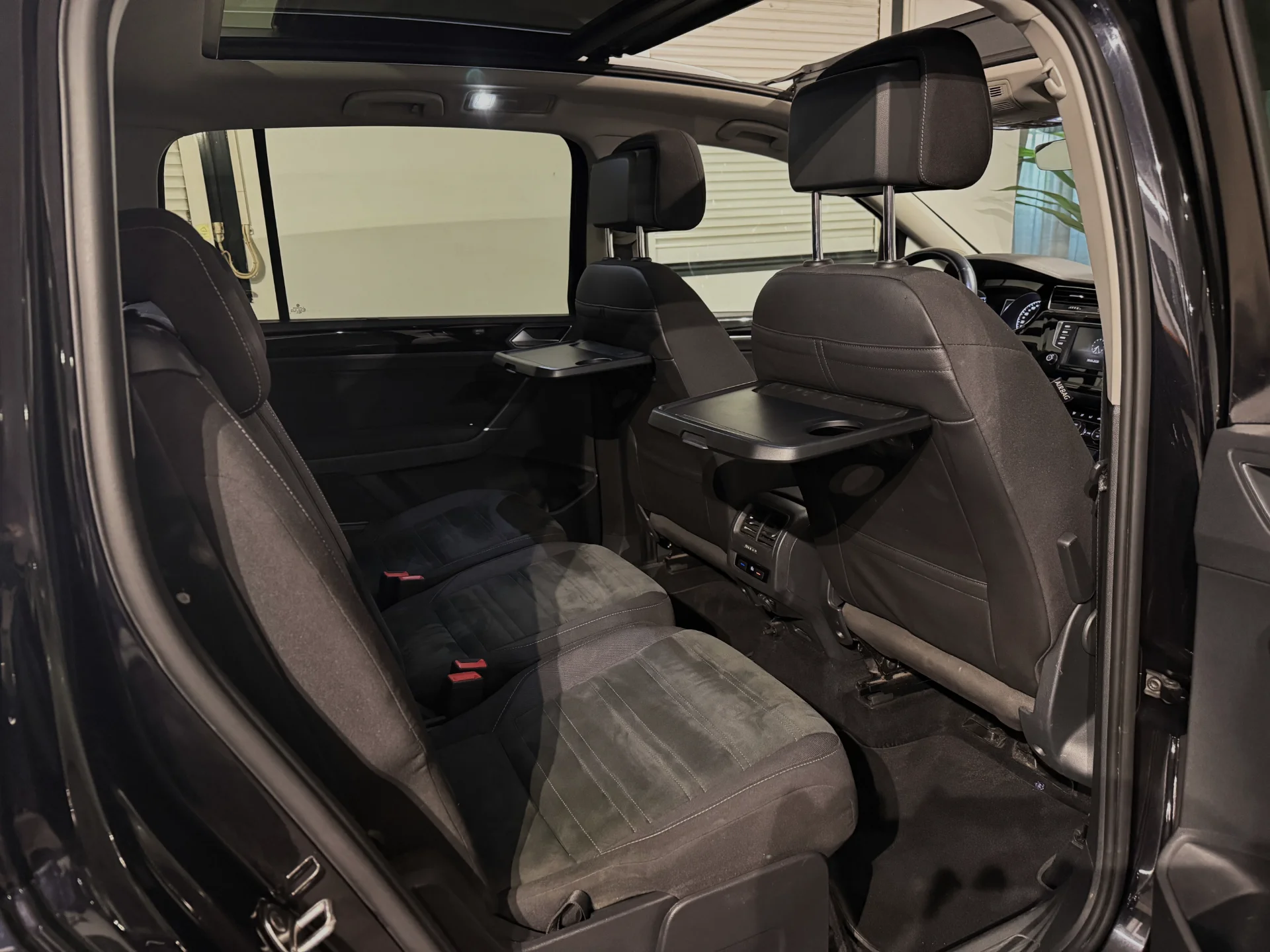 Volkswagen Touran III - Photo 9