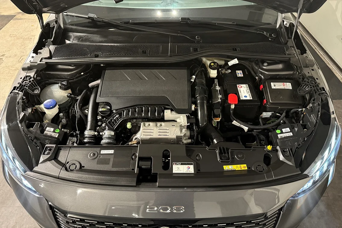 Peugeot 208 II 1.2 puretech 100cv bva8 - Photo 8