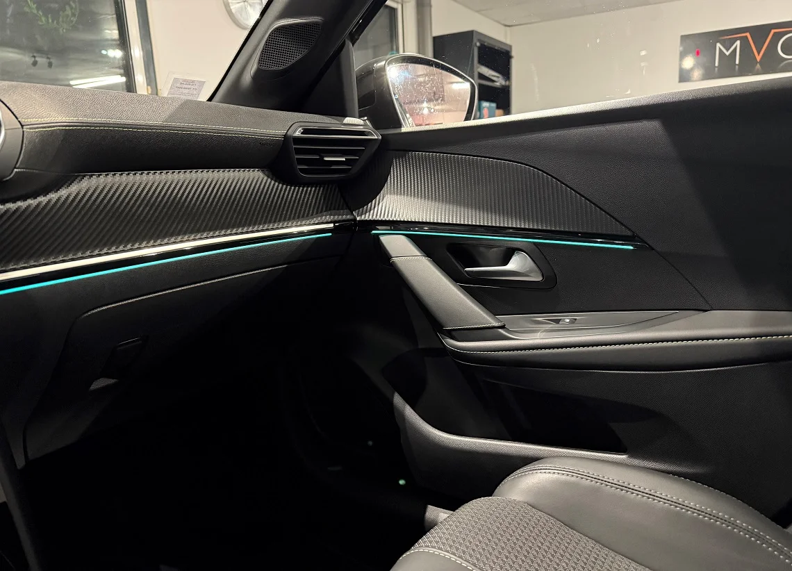 Peugeot 208 II 1.2 puretech 100cv bva8 - Photo 13