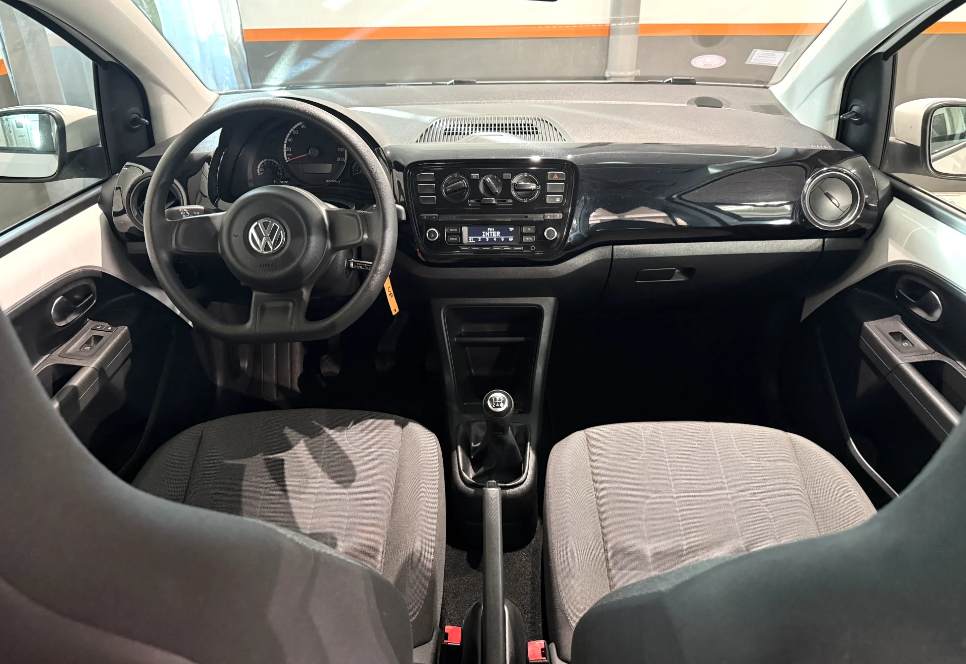 Volkswagen UP! - Photo 3